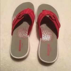 Clarks Flip Flop sandals